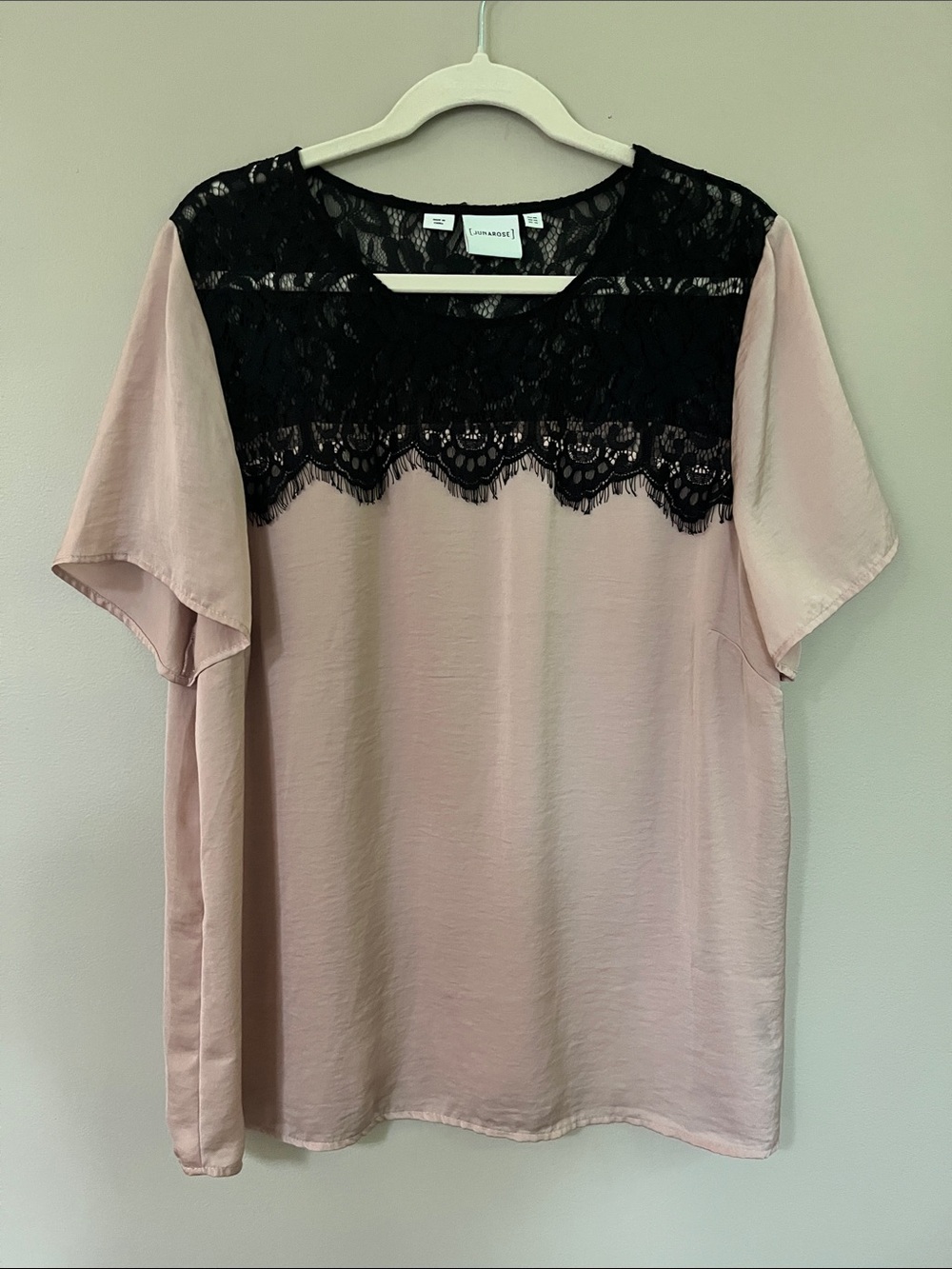 Junarose tan with black eyelash Lace Detail short sleeve blouse size 16